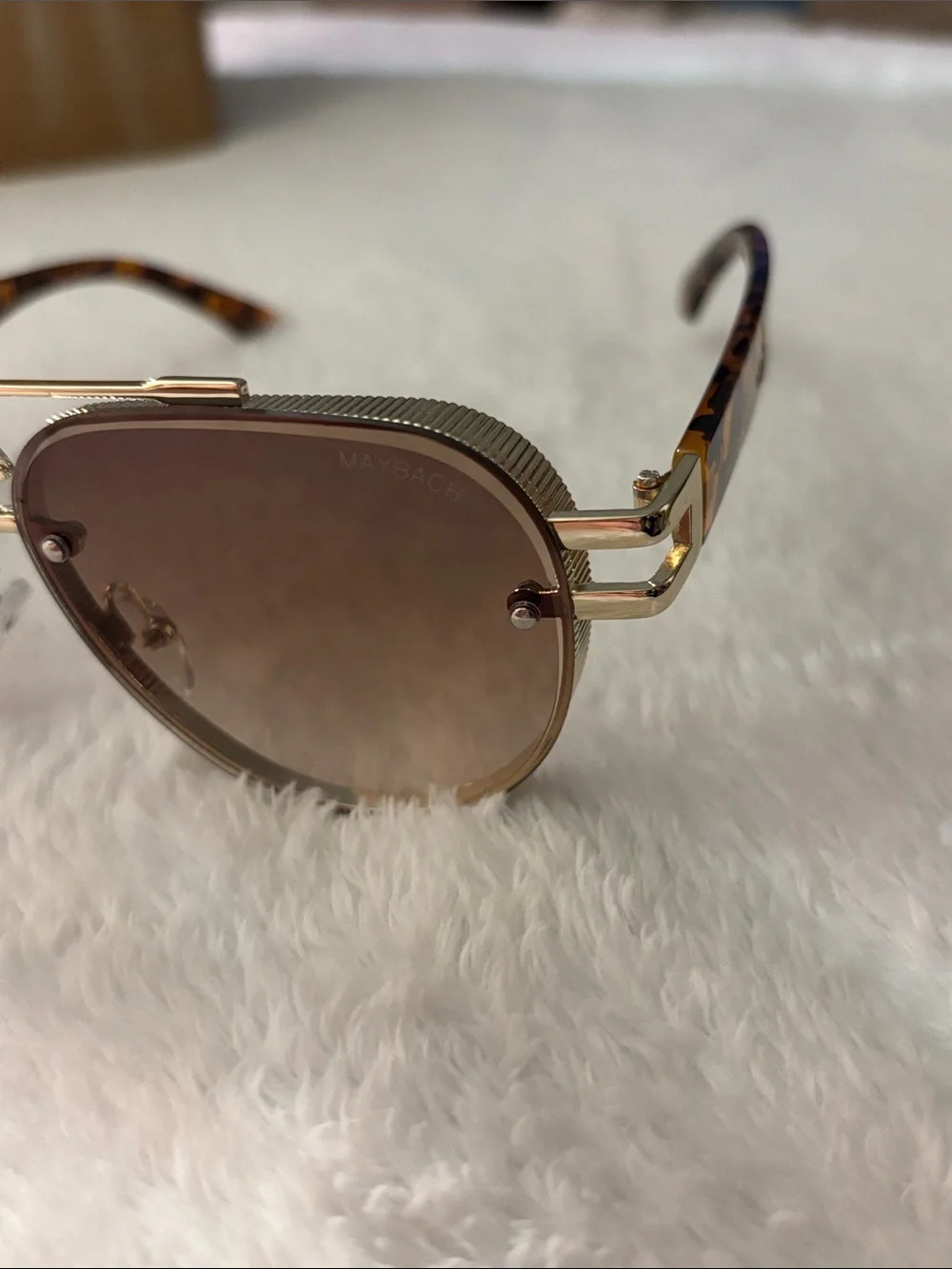 Fashion sunglasses￼ elegant aviator